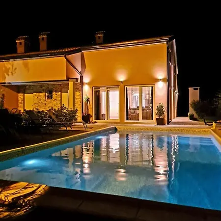 Nemo 빌라 포레치