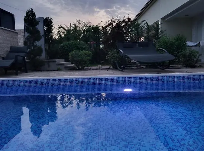 Nemo Villa *