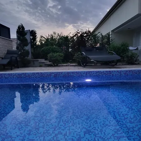 Nemo Villa *